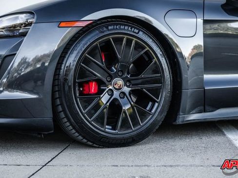 Used 2021 Porsche Taycan 4S w/ Premium Package image 45