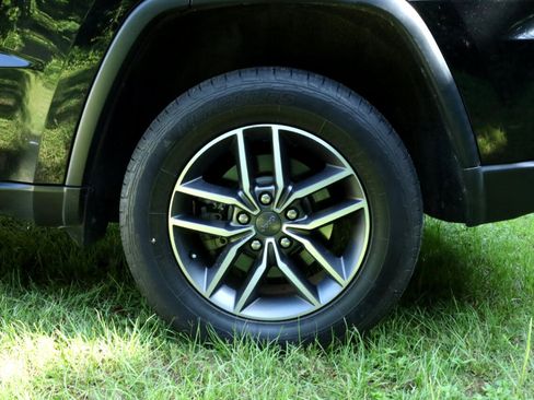 Used 2021 Jeep Grand Cherokee Limited image 20