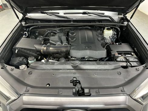Used 2016 Toyota 4Runner SR5 AWD/4WD image 20