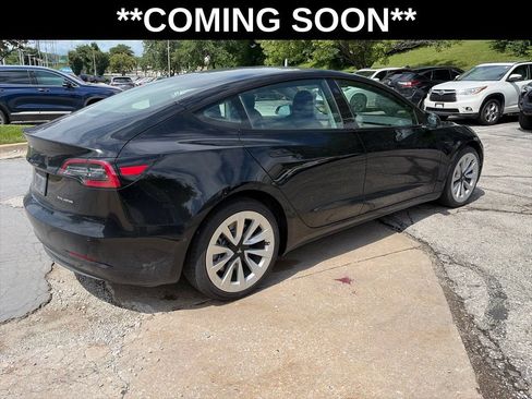 Used 2022 Tesla Model 3 Long Range AWD/4WD image 5