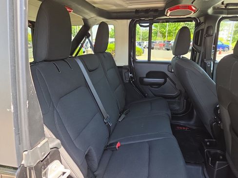Used 2018 Jeep Wrangler Unlimited Sport S AWD/4WD image 32