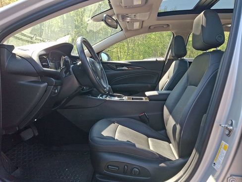 Used 2018 Buick Regal Essence w/ Sights and Sounds Package AWD/4WD image 14