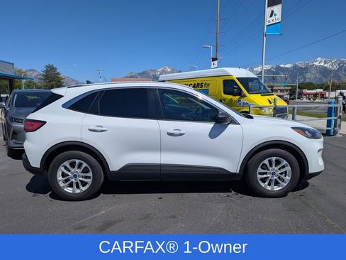 Used 2022 Ford Escape SE FWD image 2