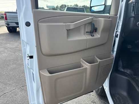 New 2026 Chevrolet Express 2500 RWD image 11