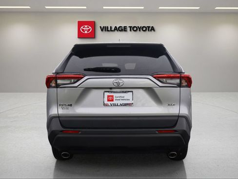 Certified 2023 Toyota RAV4 XLE w/ Convenience Package FWD image 4