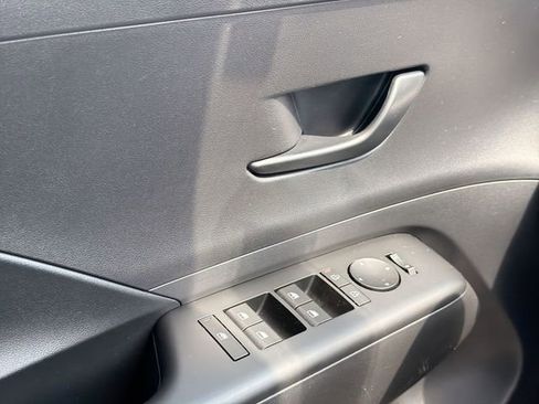 Used 2024 Hyundai Kona SEL FWD image 17