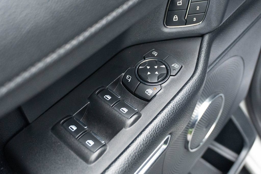 Used 2020 Ford Expedition XLT w/ Equipment Group 202A RWD image 16
