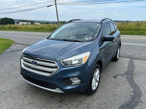 Used 2018 Ford Escape SE w/ SE Sync 3 Package AWD/4WD image 5