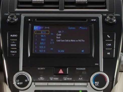 Used 2012 Toyota Camry XLE FWD image 18