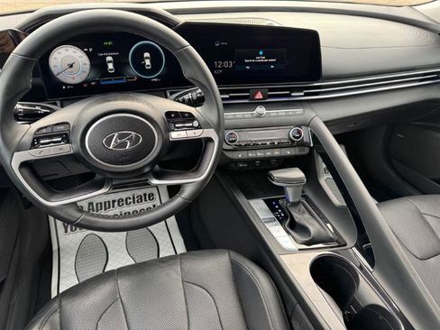 Used 2021 Hyundai Elantra Limited image 22