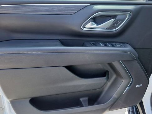 Used 2024 GMC Yukon SLT image 17