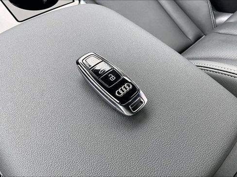 Used 2025 Audi Q7 2.0T Premium Plus AWD/4WD image 39