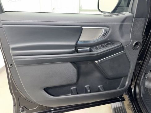 Used 2025 Ford Expedition Platinum AWD/4WD image 10