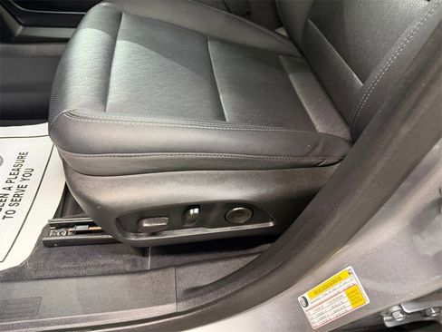 Certified 2025 Chevrolet Equinox LT w/ Convenience Package II image 13