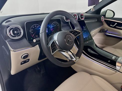 Used 2026 Mercedes-Benz GLC 300 image 9
