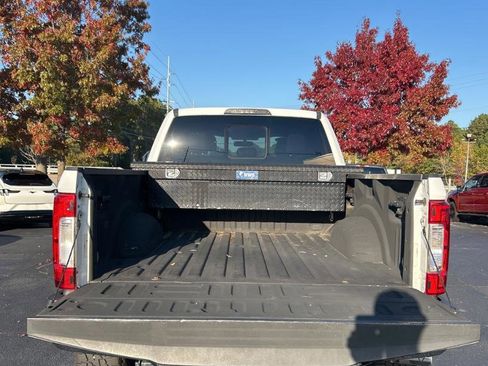 Used 2017 Ford F250 Lariat w/ Chrome Package image 15