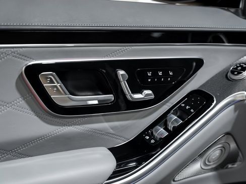 Used 2025 Mercedes-Benz S 63 AMG S image 69