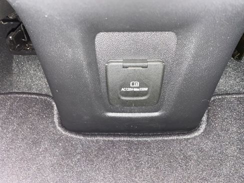 Used 2023 Chevrolet Equinox RS w/ RS Leather Package AWD/4WD image 21