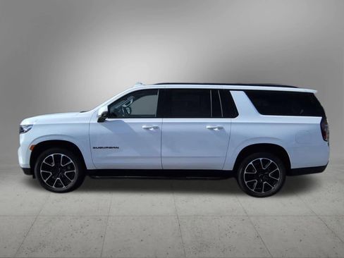 Used 2023 Chevrolet Suburban RST w/ Luxury Package image 3
