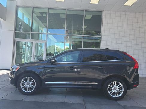 Used 2016 Volvo XC60 T5 Premier w/ Proximity Package image 3