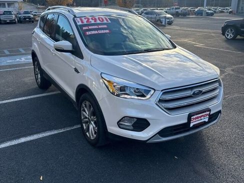 Used 2018 Ford Escape Titanium image 4
