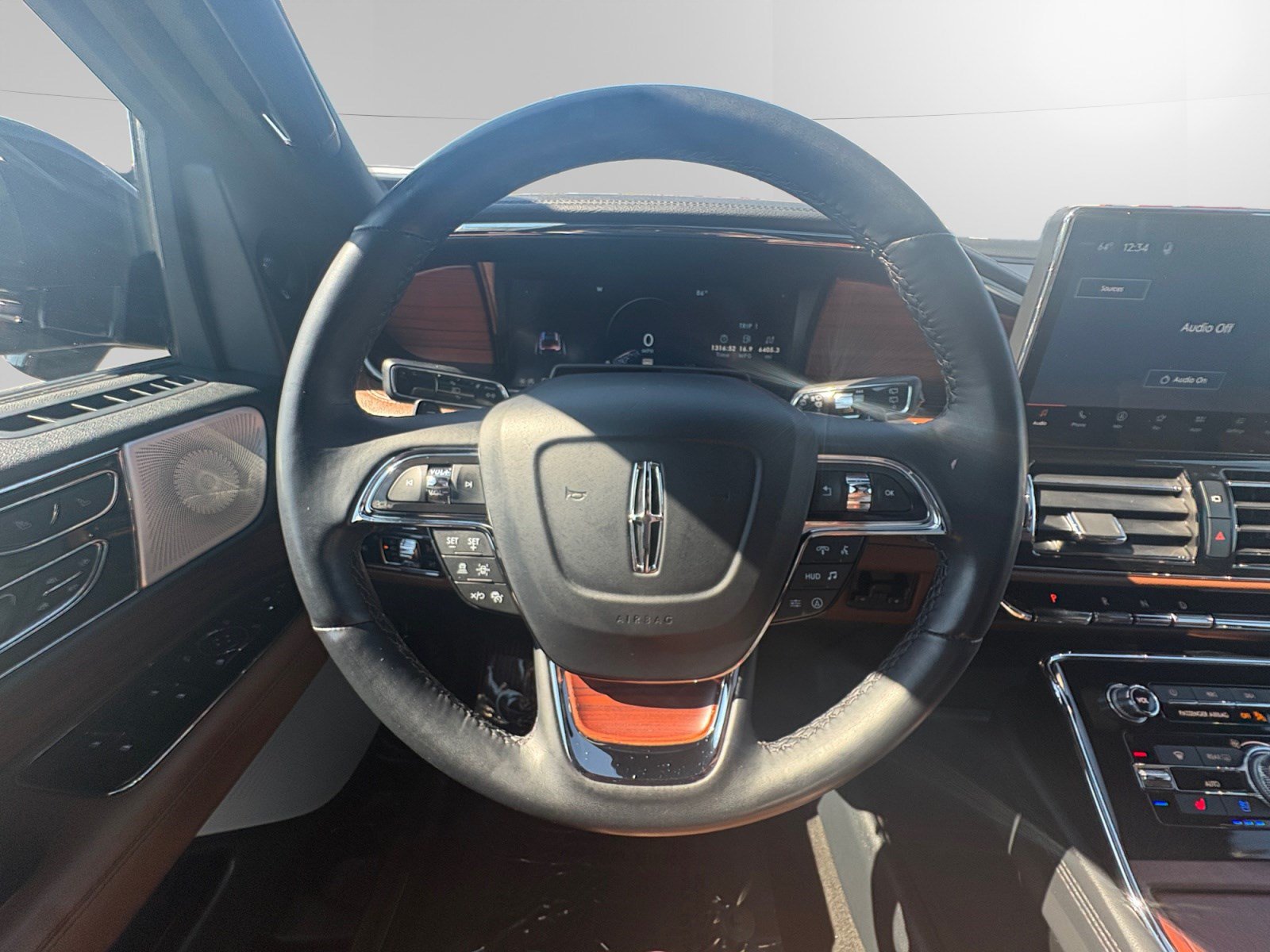 Certified 2023 Lincoln Navigator Reserve AWD/4WD image 12