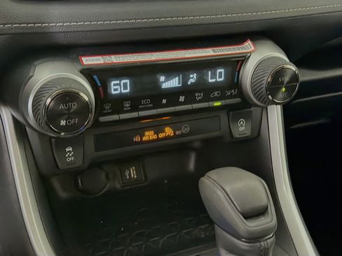 Used 2025 Toyota RAV4 XLE image 16
