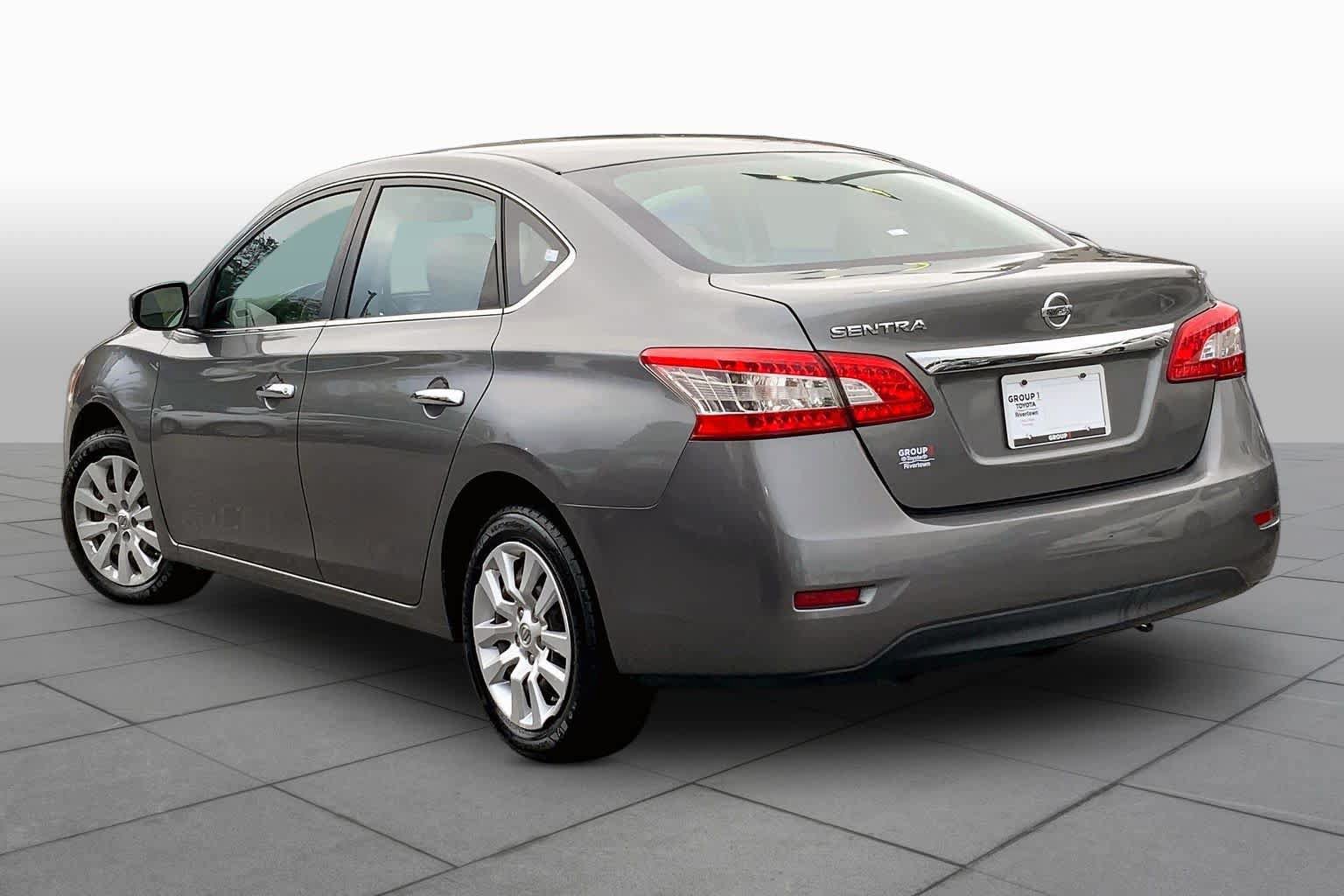 Used 2015 Nissan Sentra S FWD image 11
