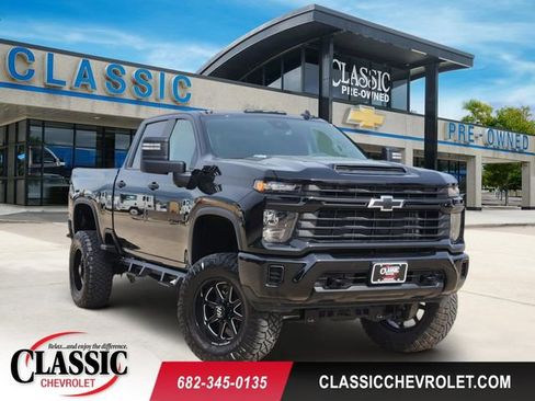 Used 2024 Chevrolet Silverado 2500 Custom w/ Custom Value Package AWD/4WD image 1