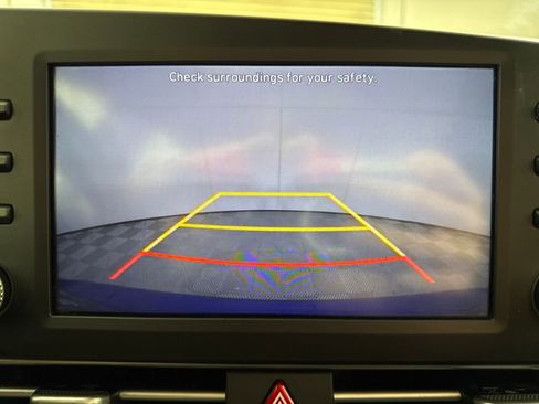 Used 2021 Hyundai Elantra SEL image 17