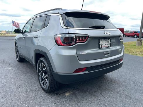 Used 2022 Jeep Compass Latitude w/ Sun and Sound Group FWD image 7