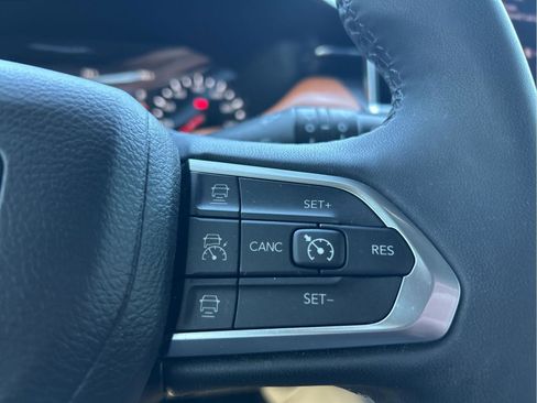 Used 2023 Jeep Compass Limited w/ Sun and Sound Group image 22