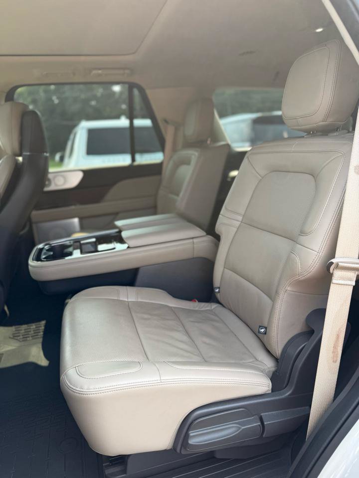 Used 2022 Lincoln Navigator Reserve AWD/4WD image 13