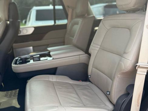 Used 2022 Lincoln Navigator Reserve AWD/4WD image 13