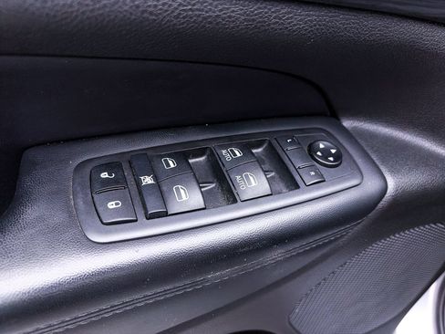 Used 2021 Jeep Grand Cherokee Laredo X AWD/4WD image 18