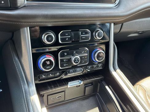 Used 2022 GMC Yukon Denali AWD/4WD image 22