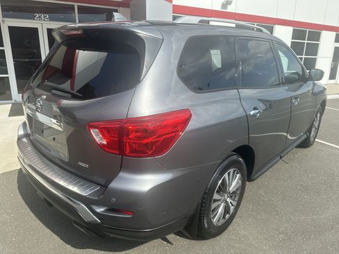 Used 2020 Nissan Pathfinder S AWD/4WD image 8