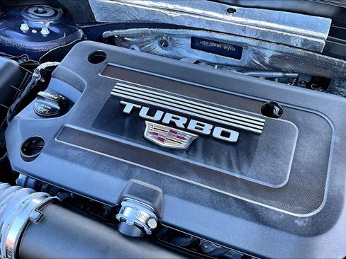 Used 2024 Cadillac XT4 Premium Luxury image 29