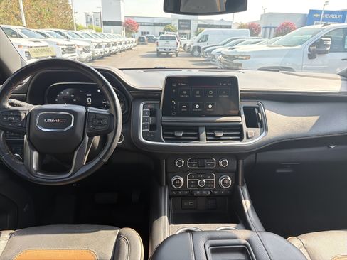 Used 2022 GMC Yukon XL AT4 AWD/4WD image 30