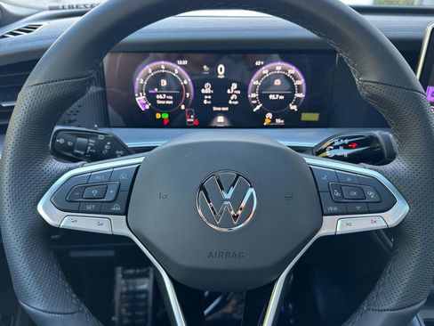 New 2026 Volkswagen Tiguan SE R-Line image 22