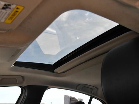 Used 2024 MAZDA MAZDA3 s FWD image 32