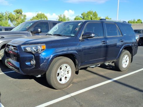 Used 2024 Toyota 4Runner SR5 Premium w/ Moonroof Package RWD image 2