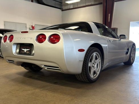 Used 1997 Chevrolet Corvette Coupe w/ Memory Pkg image 19