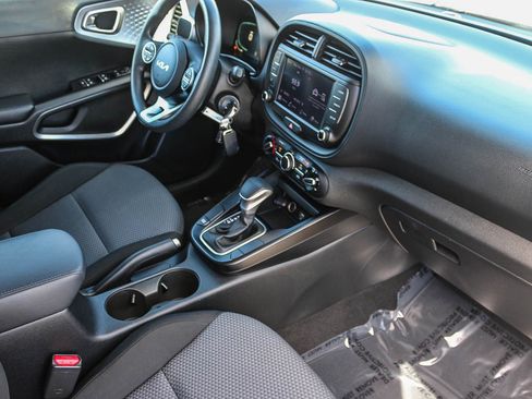 Used 2023 Kia Soul LX w/ Option Group 015 image 17