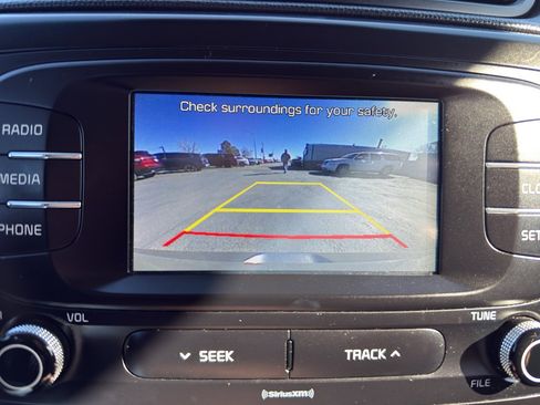 Used 2017 Kia Soul + image 17