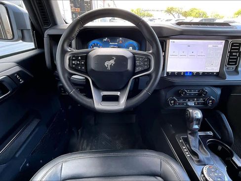 Used 2025 Ford Bronco Badlands AWD/4WD image 6
