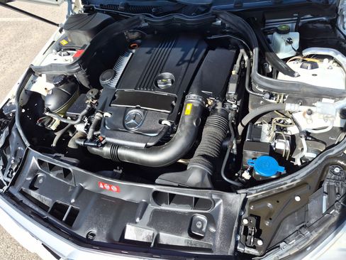 Used 2013 Mercedes-Benz C 250 Sedan image 32