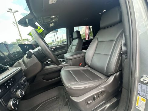 Used 2025 Chevrolet Tahoe LT w/ Comfort Package RWD image 19