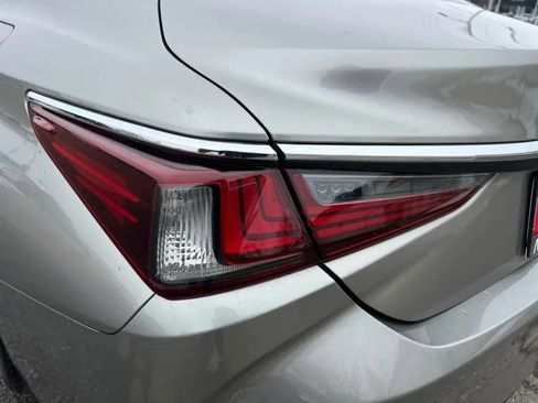 Used 2020 Lexus ES 350 ES 350 Sedan 4D w/ Premium Package image 39