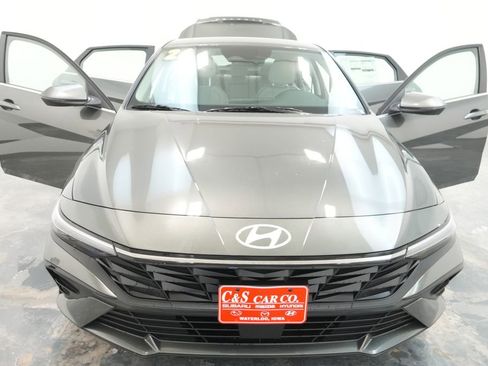 New 2026 Hyundai Elantra Limited image 29